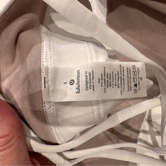 🌸Lululemon Sports Bra Size 6 White Like New🌸 - Picture 3 of 6